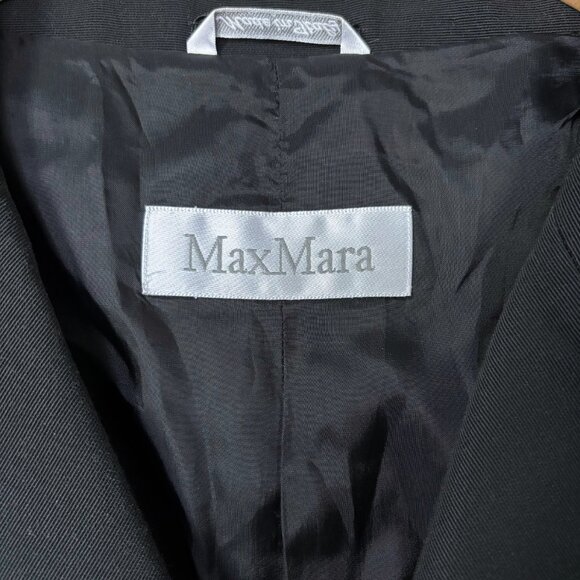 Max Mara Single-Breasted Black Blazer with Notched Lapel Collar Size 10 - Picture 3 of 14